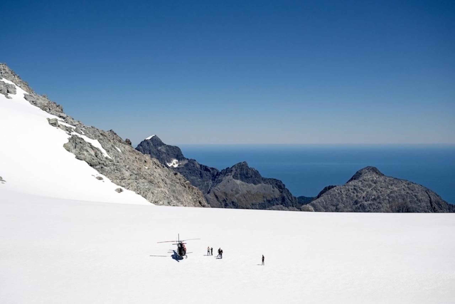 Queenstown: volo di 2 ore e mezza verso i luoghi iconici del Fiordland