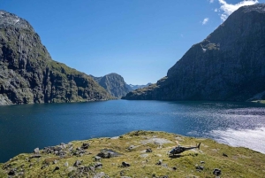 Queenstown: volo di 2 ore e mezza verso i luoghi iconici del Fiordland
