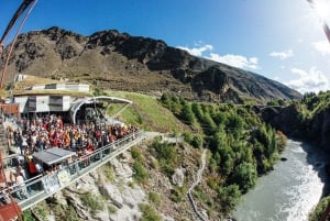 Queenstown: Halloween Festival + Bungy! (1° novembre 2025)