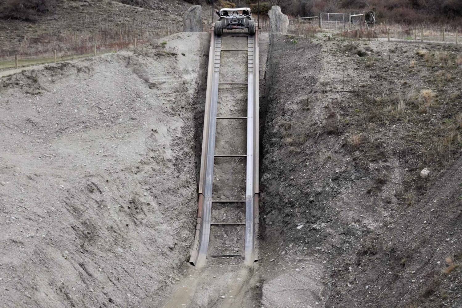 Квинстаун: реактивный спринтерский катер, идеальный внедорожник и стрельба