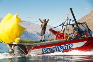 Queenstown: Lake Wakatipu Parasailing Adventure