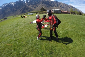 Queenstown: Tandem Skydive from 9,000, 12,000 or 15,000 Feet