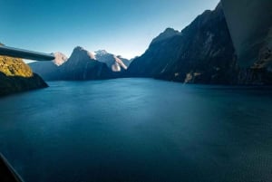 Wanaka: Milford Sound Flight & Scenic Boat Cruise