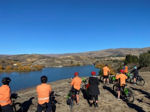 Winery Tour: Cromwell to Bannockburn - Kiwi Journeys