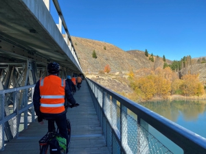 Winery Tour: Cromwell to Bannockburn - Kiwi Journeys
