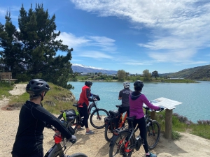 Winery Tour: Cromwell to Bannockburn - Kiwi Journeys