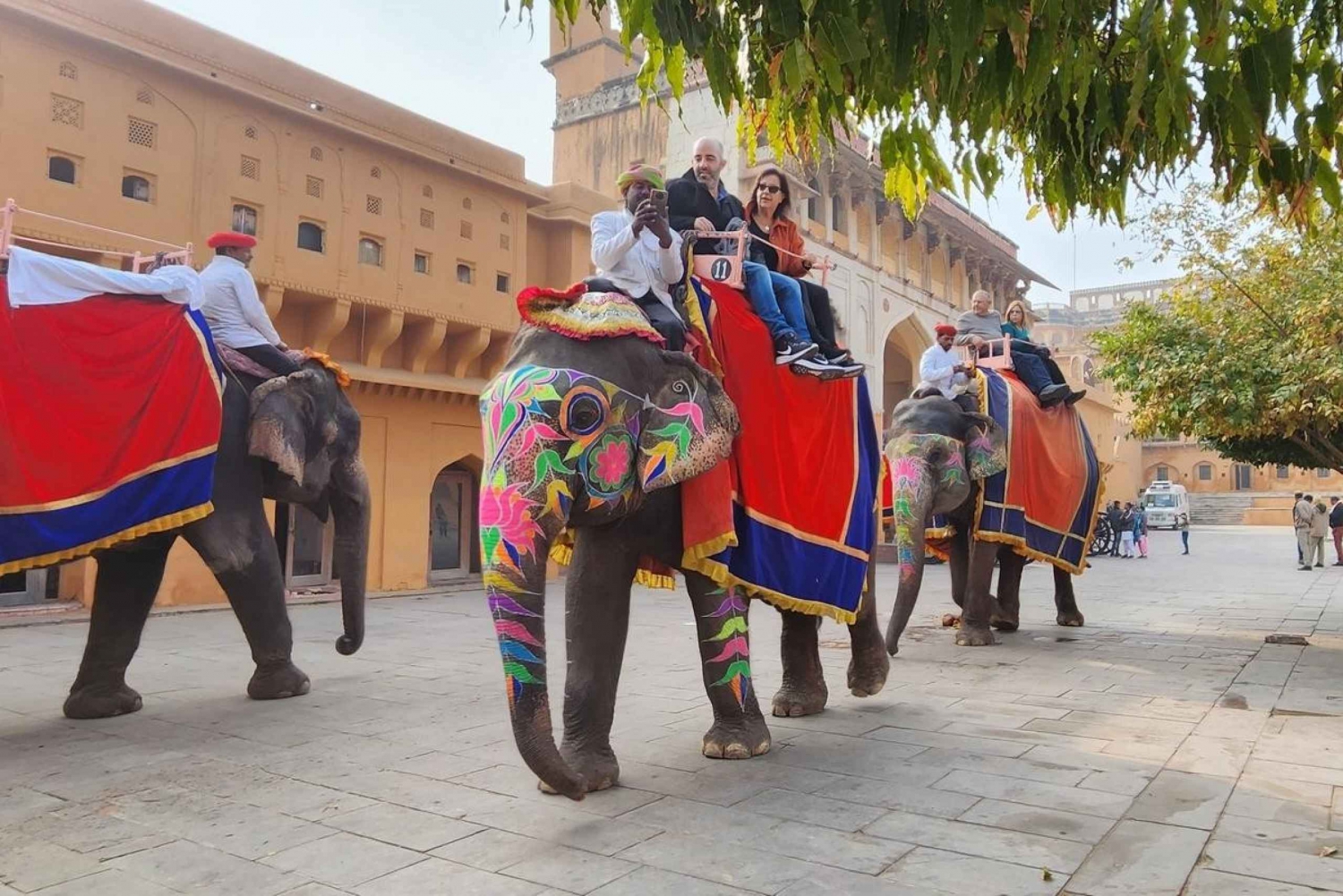 2-tägige private Jaipur Tour mit Übernachtung ab Delhi All Inclusive