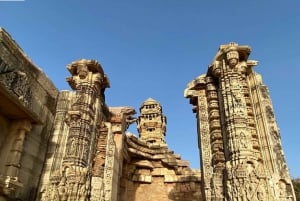 Eine komplette Tour in Udaipur an 2 Tagen mit Guide Service