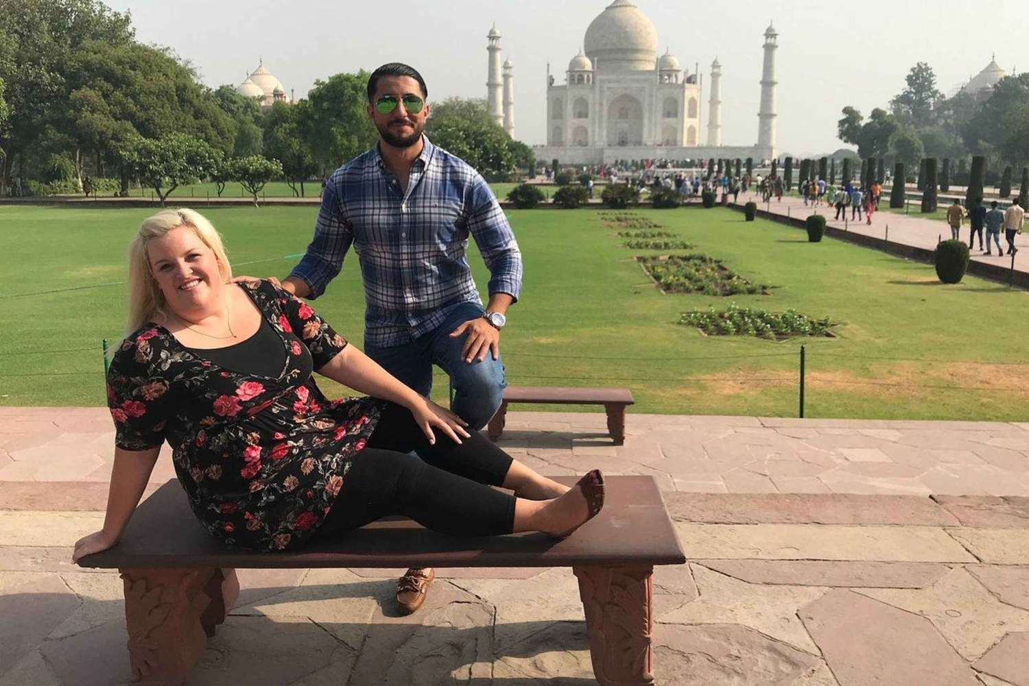 Agra kehyksessä: marmorin majesteettisuudesta joen mystiikkaan