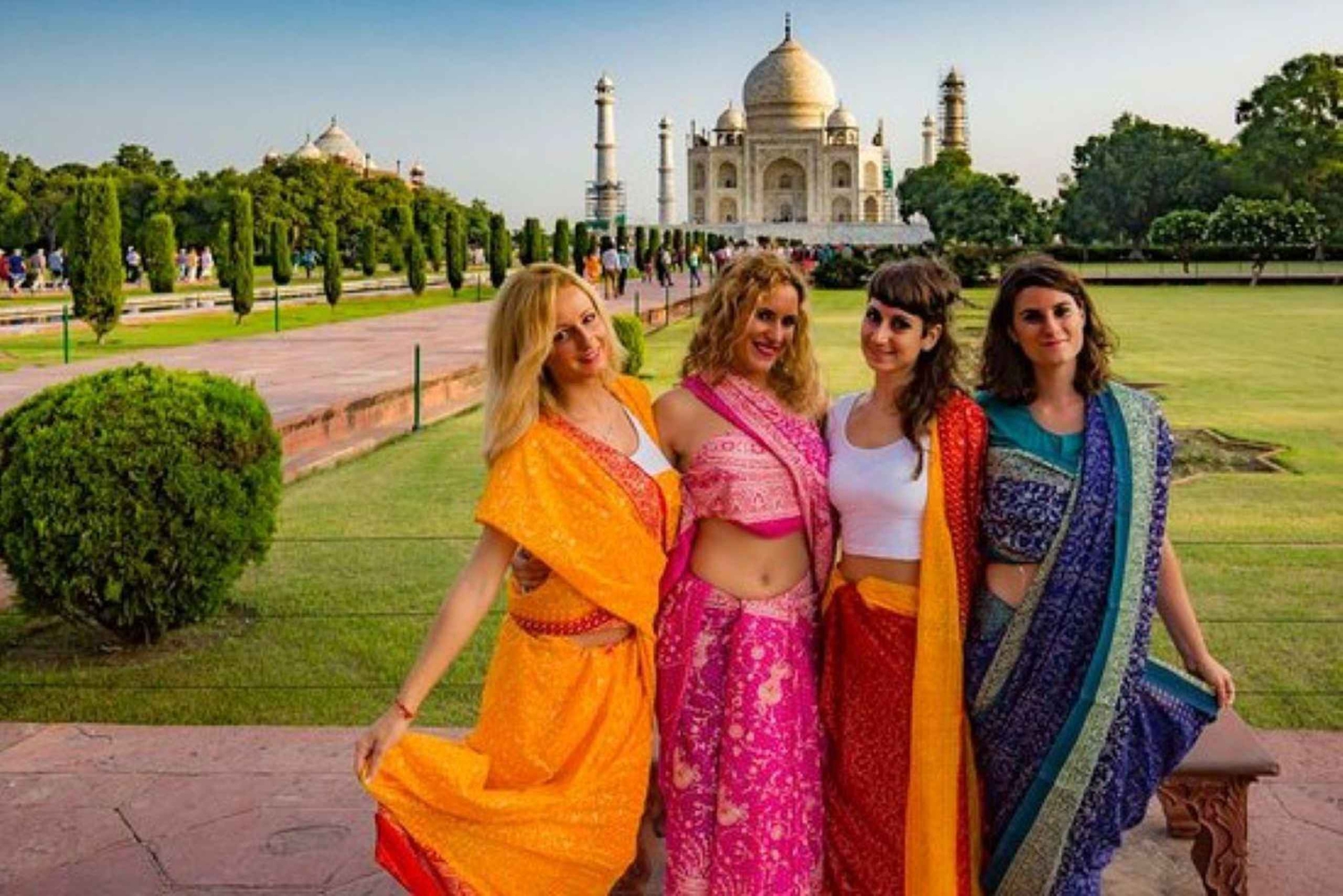 Agra: Spring køen over ved Taj Mahal med fotograf og kjoleudlejning