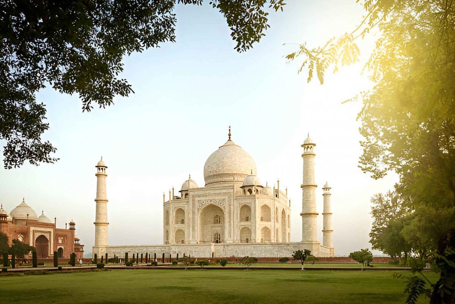 Agra: Tour di un giorno del Taj Mahal, del Forte di Agra e di Fatehpur Sikri in auto