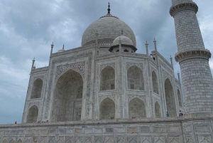 Agra: Inträdesbiljett till Taj Mahal för utlänningar och indier
