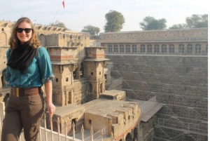 Siirto Agrasta Jaipuriin Fatehpur Sikrin & Stepwellin kautta kohteeseen Jaipur