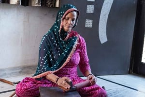 Ajmer: Lac Jewelry Workshop with Local Artisan