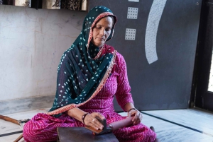 Ajmer: Lac Jewelry Workshop with Local Artisan