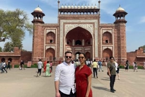 Da Delhi: Tour di un giorno del Taj Mahal e del Forte di Agra in treno superveloce