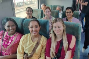 Desde Delhi: Excursión de un día al Taj Mahal y al Fuerte de Agra en tren superrápido