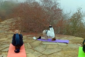 Amer: Guidad exotisk vandring, yoga och bytur