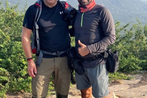 Amer: Caminata Exótica Guiada, Yoga y Visita al Pueblo