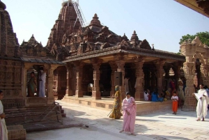 Niezapomniane wielbłądzie safari, jeep safari, posiłek w Osian Villlage