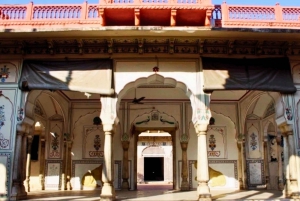 Cultural Walking Tour of Jaipur with Snacks