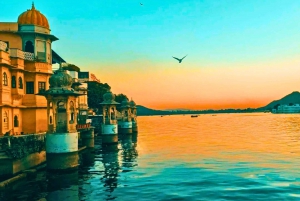 Udaipur Culture & History Walking Tour with Local Snacks