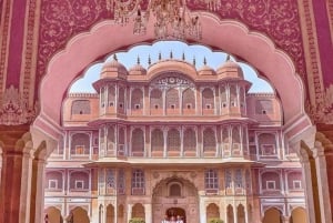 Culture walking and food tour with guide in Jaipur.
