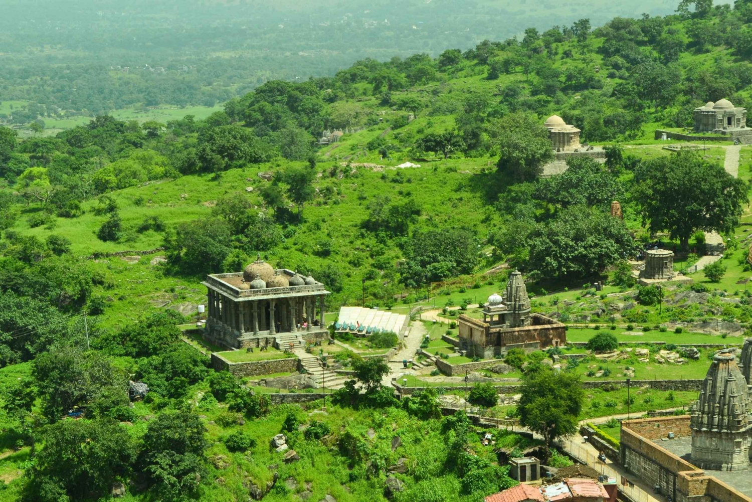 From Jodhpur: Kumbhalgarh Fort and Ranakpur Temple Day Trip