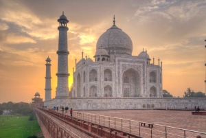 Delhi: 2-Day Delhi & Taj Mahal Tour by Car