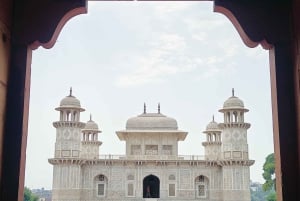 Delhi: 5-Day Golden Triangle Tour with Jaipur & Agra