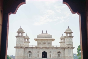 Delhi: 5-Day Golden Triangle Tour with Jaipur & Agra