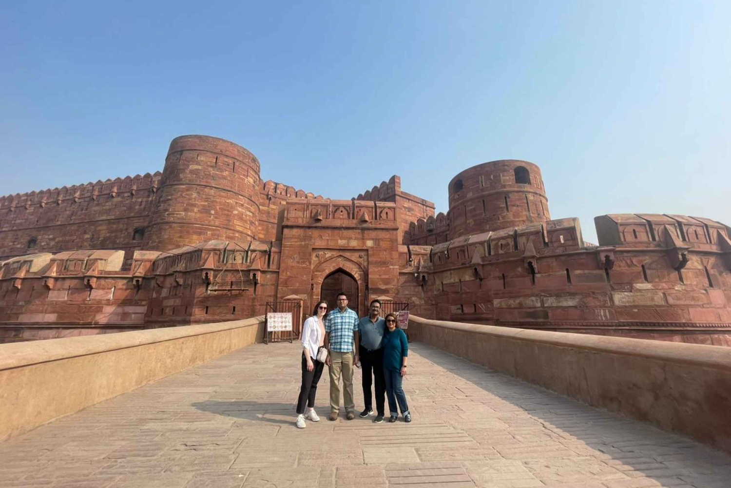Delhi: Agra Fort and Taj Mahal Day Trip with Tickets & Lunch