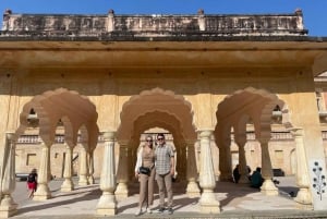Delhi Agra Jaipur: tour guidato di 4 giorni con trasferimenti privati