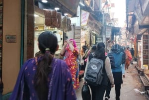 Delhi: Designer Threads & Hidden Workshops Tour