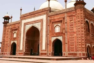 Delhi: Golden Triangle Tour with Ayurvedic Massages