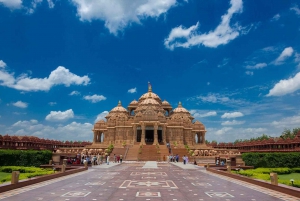 From Delhi: Old & New Delhi Temple & Spiritual Private Tour