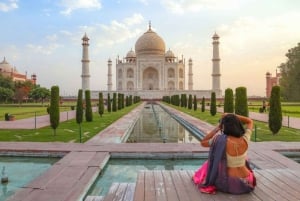 Delhi: Prywatna wycieczka po Taj Mahal i Agrze pociągiem Gatimaan