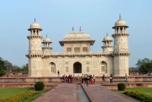 Delhi: Same Day Tour of Taj Mahal, Red Fort, and Baby Taj