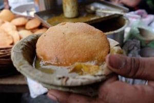 Delhi: tour a piedi del cibo di strada della vecchia Delhi con degustazioni