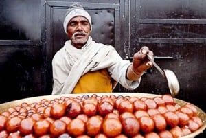 Delhi: Vanhan Delhin katuruokakävelykierros maisteluineen