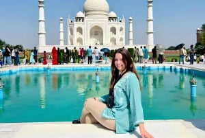 Delhi: Taj Mahal and Agra Skip The Line Private Day Tour