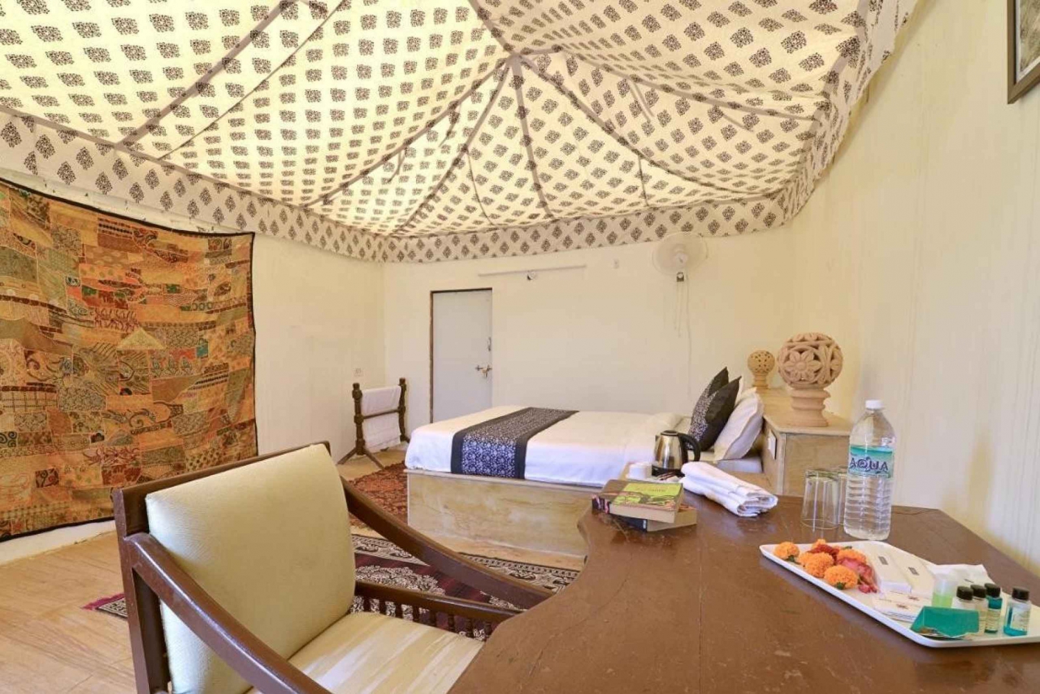 Desert Rose Jaisalmer: Jalmermer: Ylellinen teltta Tharin autiomaassa