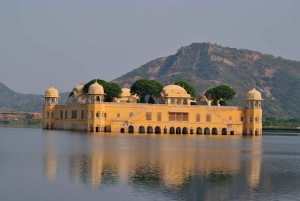 Discover Jaipur with a Private Car Tour