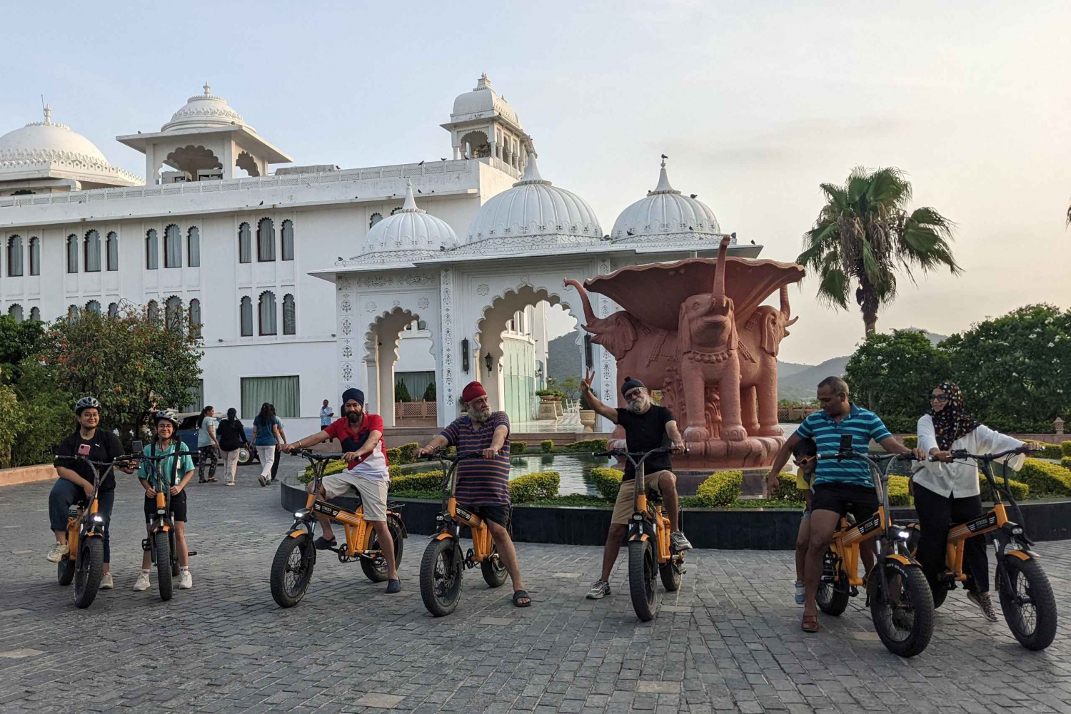 Tour in bicicletta elettrica: Percorsi sereni di Udaipur