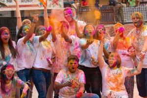 Disfruta de la Celebración del Festival de Holi con Colores, Música y Danza