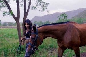 Equestrian Escape: Horse Safari Adventure