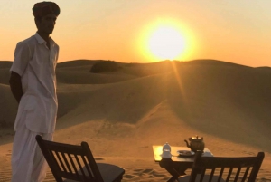 Exklusiver musikalischer Abend im Wüsten-Luxuscamp