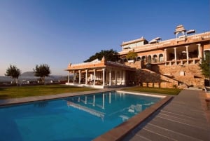 Luxus erleben: Privatmuseum, Oldtimer-Fahrt