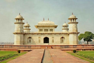 Explore 3-Day Golden Triangle Tour with Hotels from Delhi