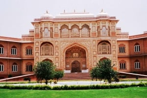 Utforska 3-dagars Golden Triangle-turné med hotell från Delhi